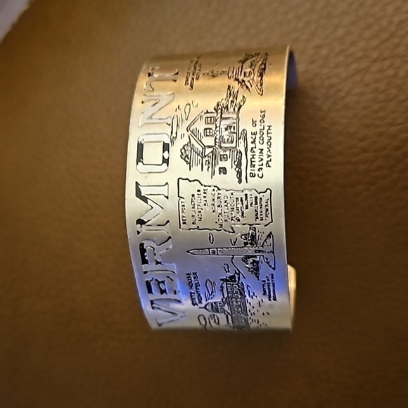 Vintage State of Vermont Aluminum Wide Cuff Bracelet - Picture 2 of 5